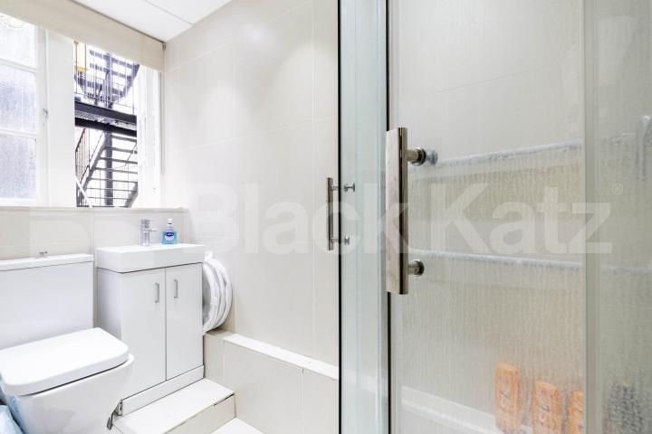 Three double bedrooms, two bathrooms, high ceilings and a spacious lounge. Melcombe Court, Dorset Square, Baker Street